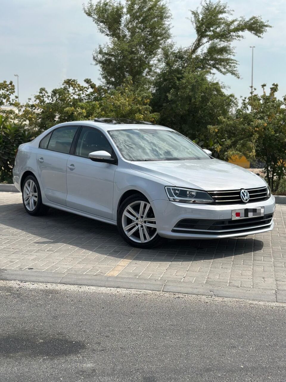Riffa, Vehicles, Cars & Trucks , BHD 2900,  VOLKSWAGEN JETTA 2017 WHITE,  2017,  Automatic,  92000 KM,