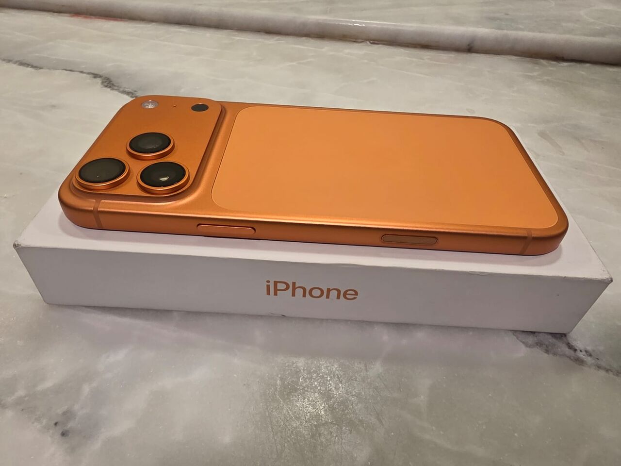Riyadh, Mobile Phones, SAR 4300,  Apple IPhone 17 Pro Max 256GB Cosmic Orange