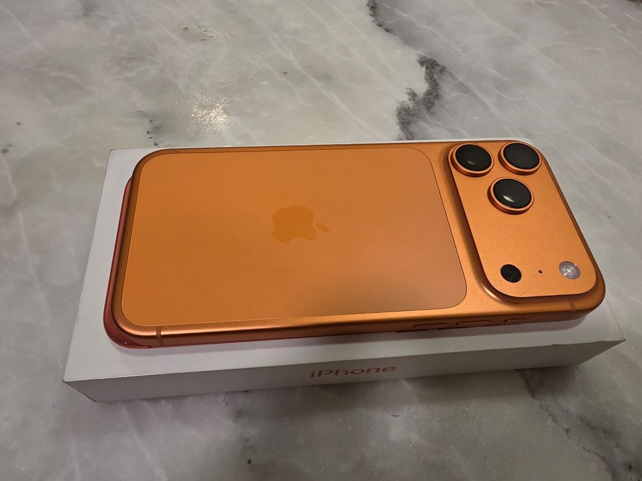 Riyadh, Mobile Phones, SAR 4300,  Apple IPhone 17 Pro Max 256GB Cosmic Orange