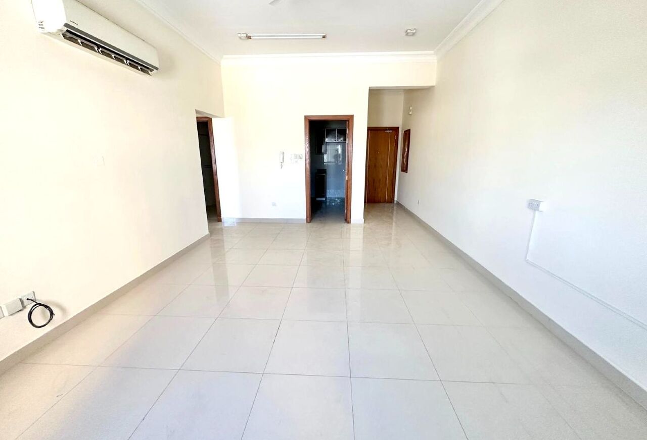 Manama, Apartments, Flats, Houses & Villas, BHD 220/month,  2 BR,  SEMI FURNISHED 2BHK FLAT | WITH PARKING