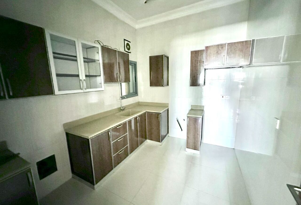 Manama, Apartments, Flats, Houses & Villas, BHD 220/month,  2 BR,  SEMI FURNISHED 2BHK FLAT | WITH PARKING