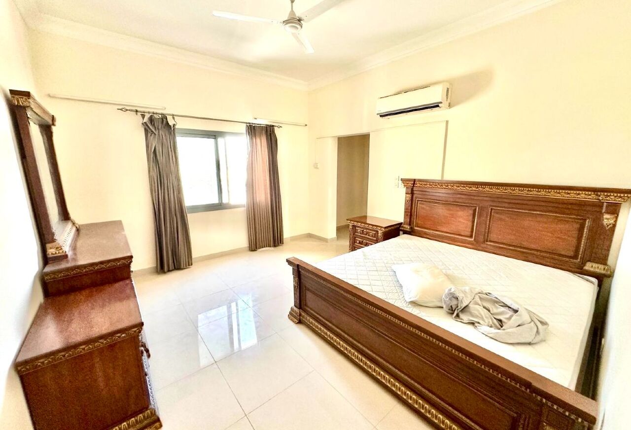 Manama, Apartments, Flats, Houses & Villas, BHD 220/month,  2 BR,  SEMI FURNISHED 2BHK FLAT | WITH PARKING