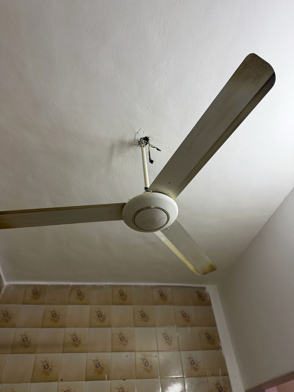 Umm Al Hamam, Household Items, SAR 130,  3 Ceiling Fans For Sale - White, 3-Blade (SAR 50 Each / SAR 130 For All 3)