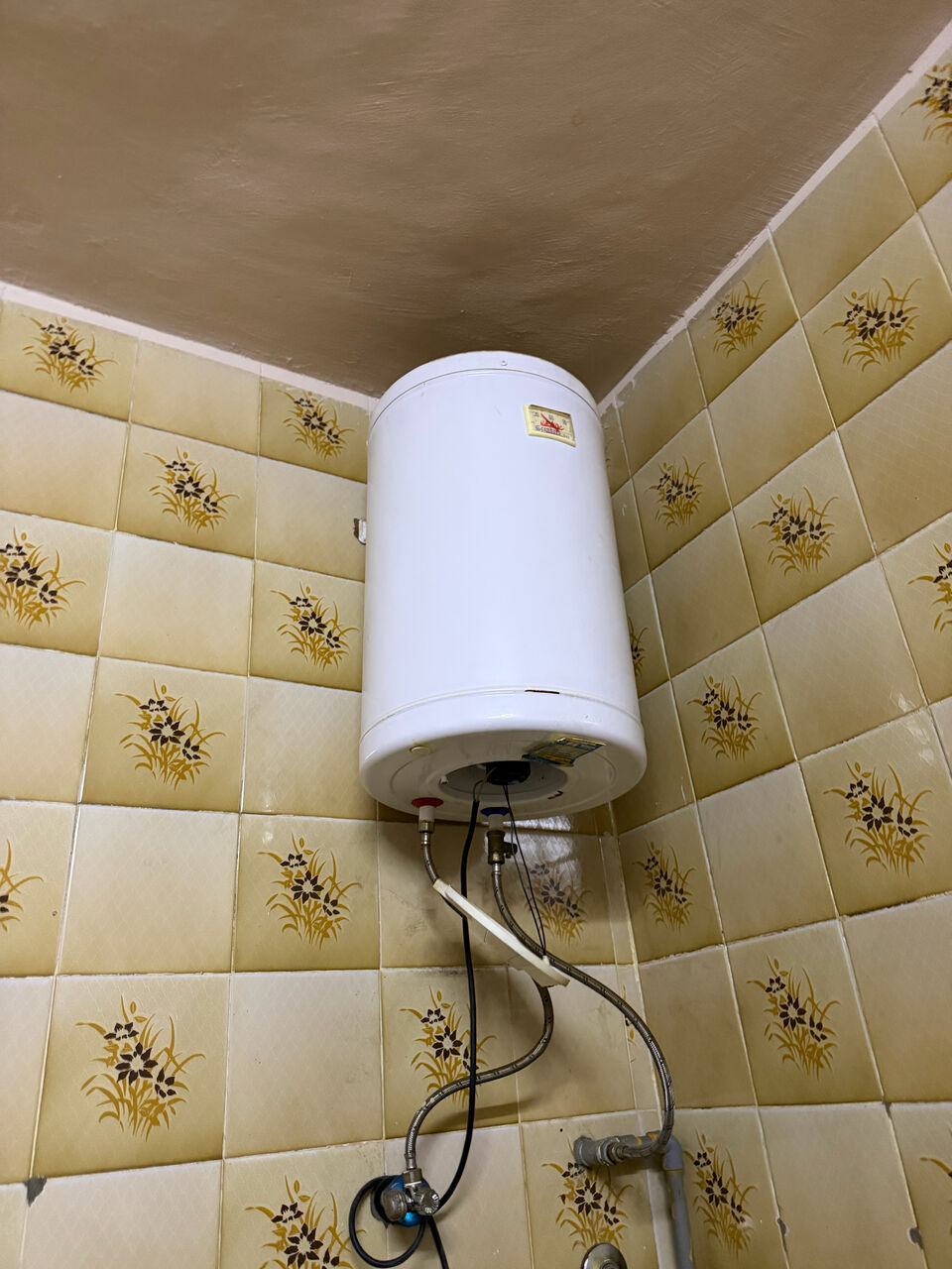 Umm Al Hamam, Appliances, SAR 300,  2 Electric Water Heaters For Sale - Wall-Mounted (Sold Individually Or As A Pair)