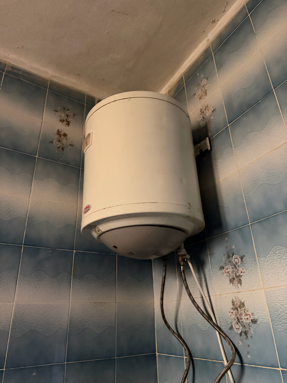 Umm Al Hamam, Appliances, SAR 300,  2 Electric Water Heaters For Sale - Wall-Mounted (Sold Individually Or As A Pair)