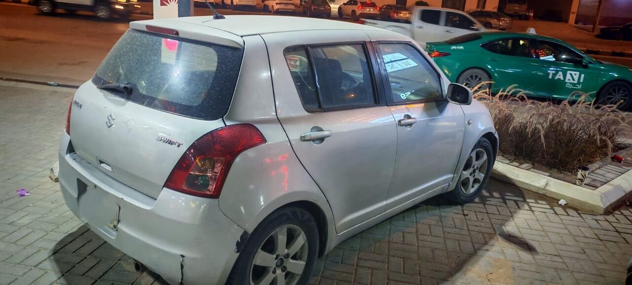 Jeddah, Vehicles, Cars & Trucks , SAR 10000,  Suzuki Swift 2010 For Sale,  2010,  Manual,  220000 KM,