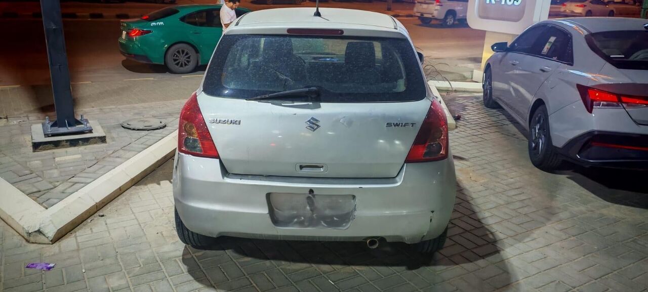 Jeddah, Vehicles, Cars & Trucks , SAR 10000,  Suzuki Swift 2010 For Sale,  2010,  Manual,  220000 KM,