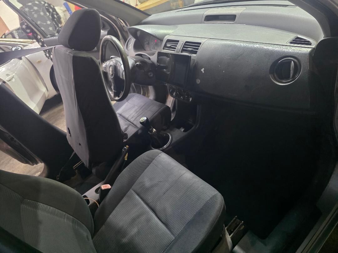 Jeddah, Vehicles, Cars & Trucks , SAR 10000,  Suzuki Swift 2010 For Sale,  2010,  Manual,  220000 KM,