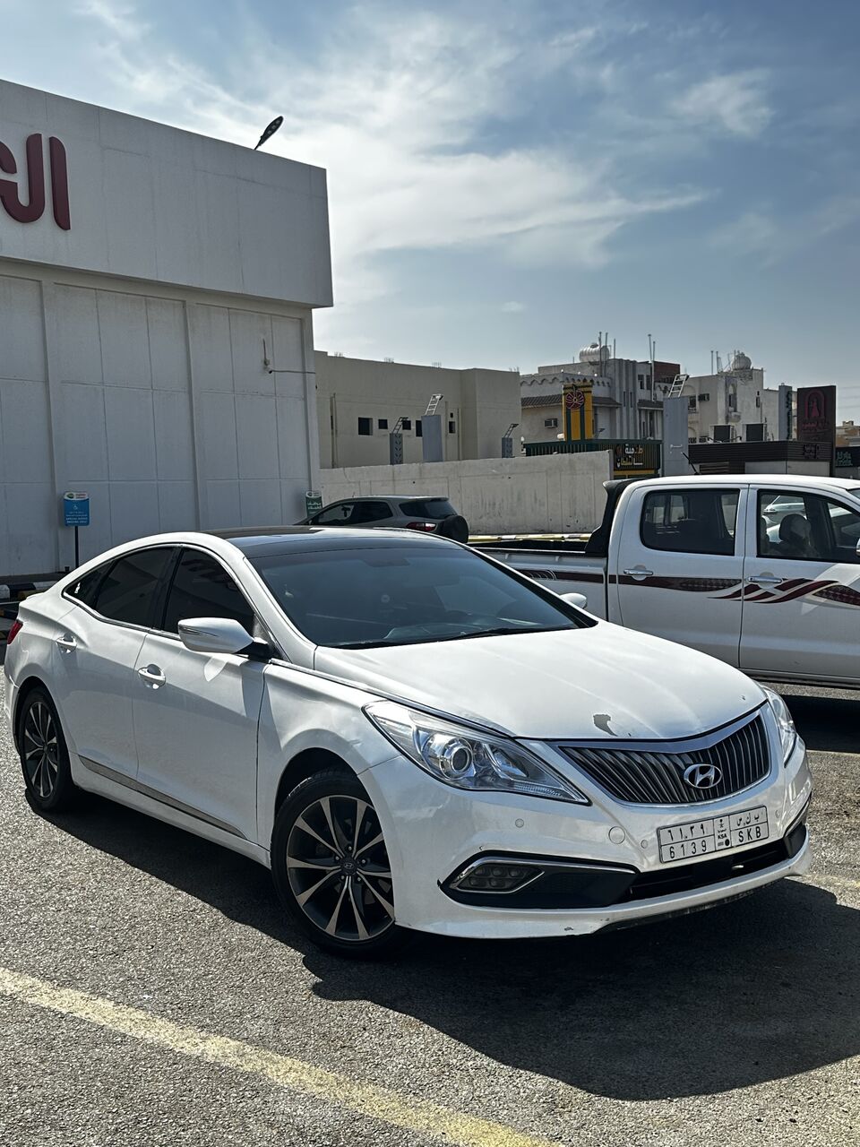 Makati City, Vehicle Lease Transfer, Sr 30000,  Hyundai Azera 2013