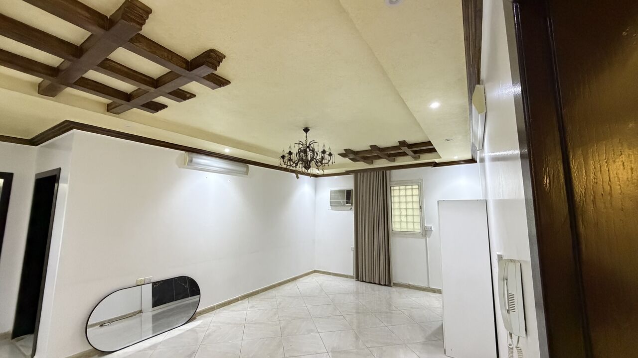 Riyadh, Housing Exchanges, SAR 4166/month,  3 BR,  120 Sq. Meter,  Spacious 3BHK Corner Flat &ndash; 3-Road View, Free LPG & Reserved Parking