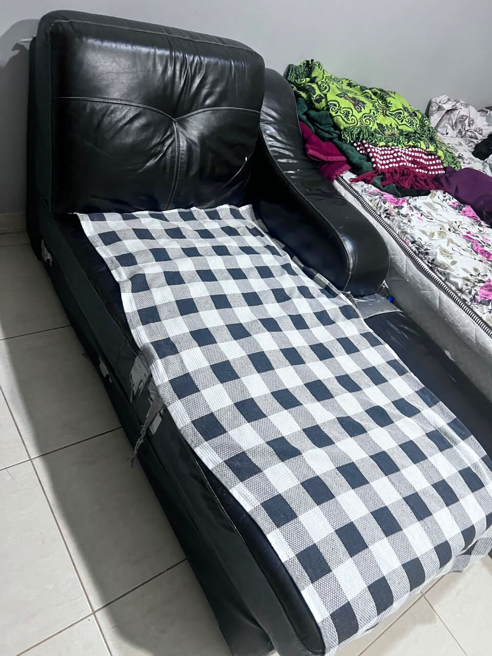 Yanbu, Furniture, SAR 50,  Sofa