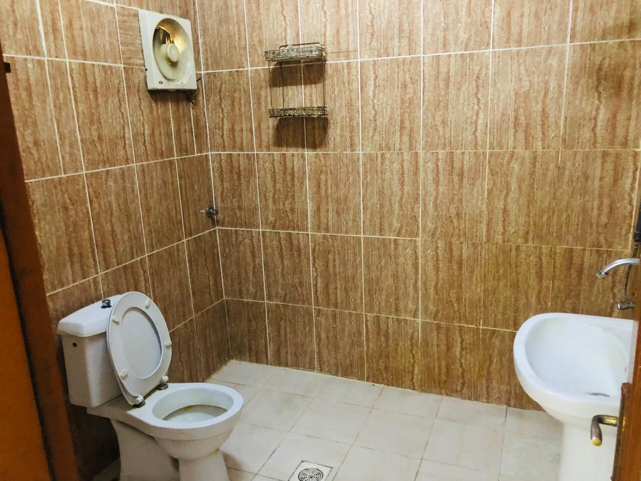 Jeddah, Housing Exchanges, SAR 26000/year,  3 BR,  1600 Sq. Meter,  Apartment / Flat Rent For Bachelor