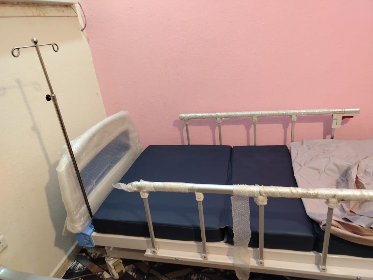 Jeddah, Clothing & Accessories, SAR 1300,  Medical Bed