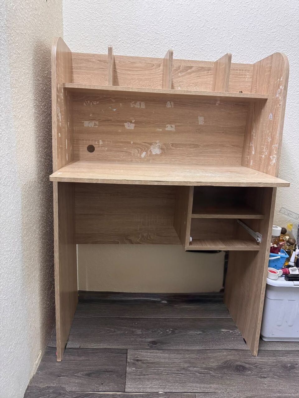 Riyadh, Furniture, SAR 149,  **SPECIAL OFFER** - Wooden Study Table With Shelves