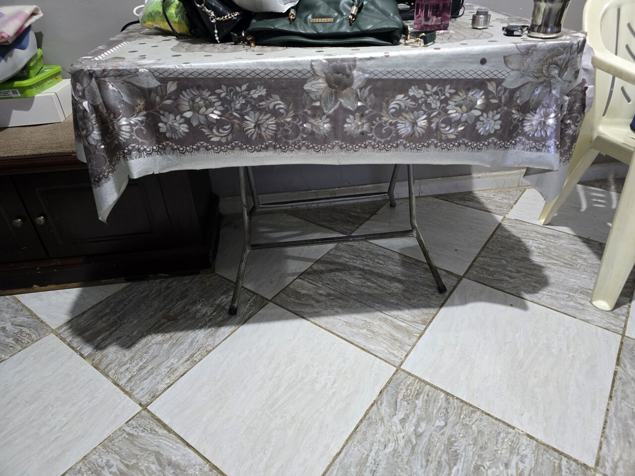 Makkah, Furniture, SAR 100,  Table And Chair