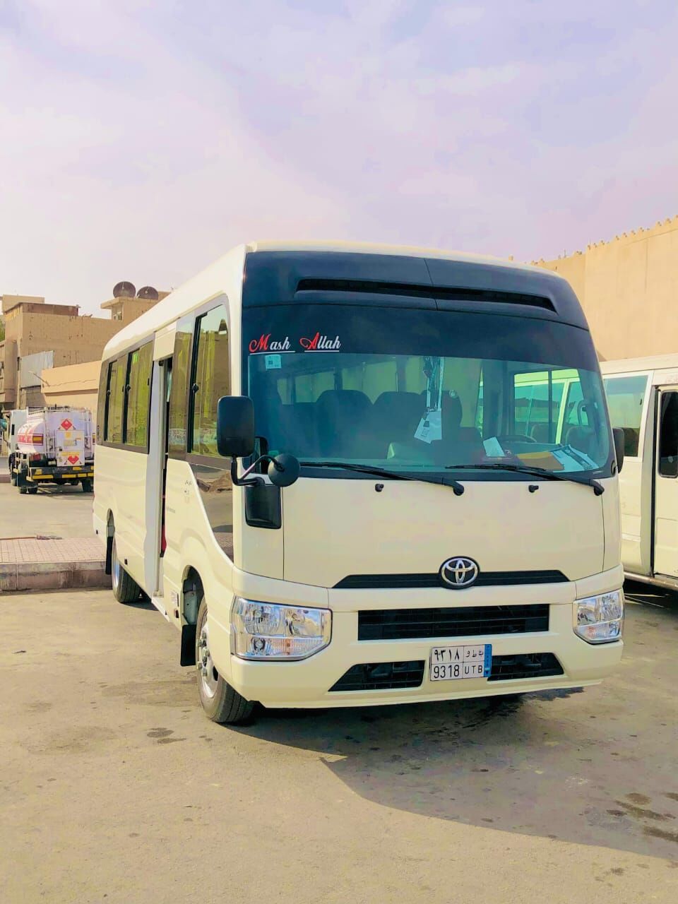 Riyadh, Passenger Transport, AIRPORT & HOTEL TRANSPORTATION IN RIYADH | HAMZA TRANSPORT SERVICES