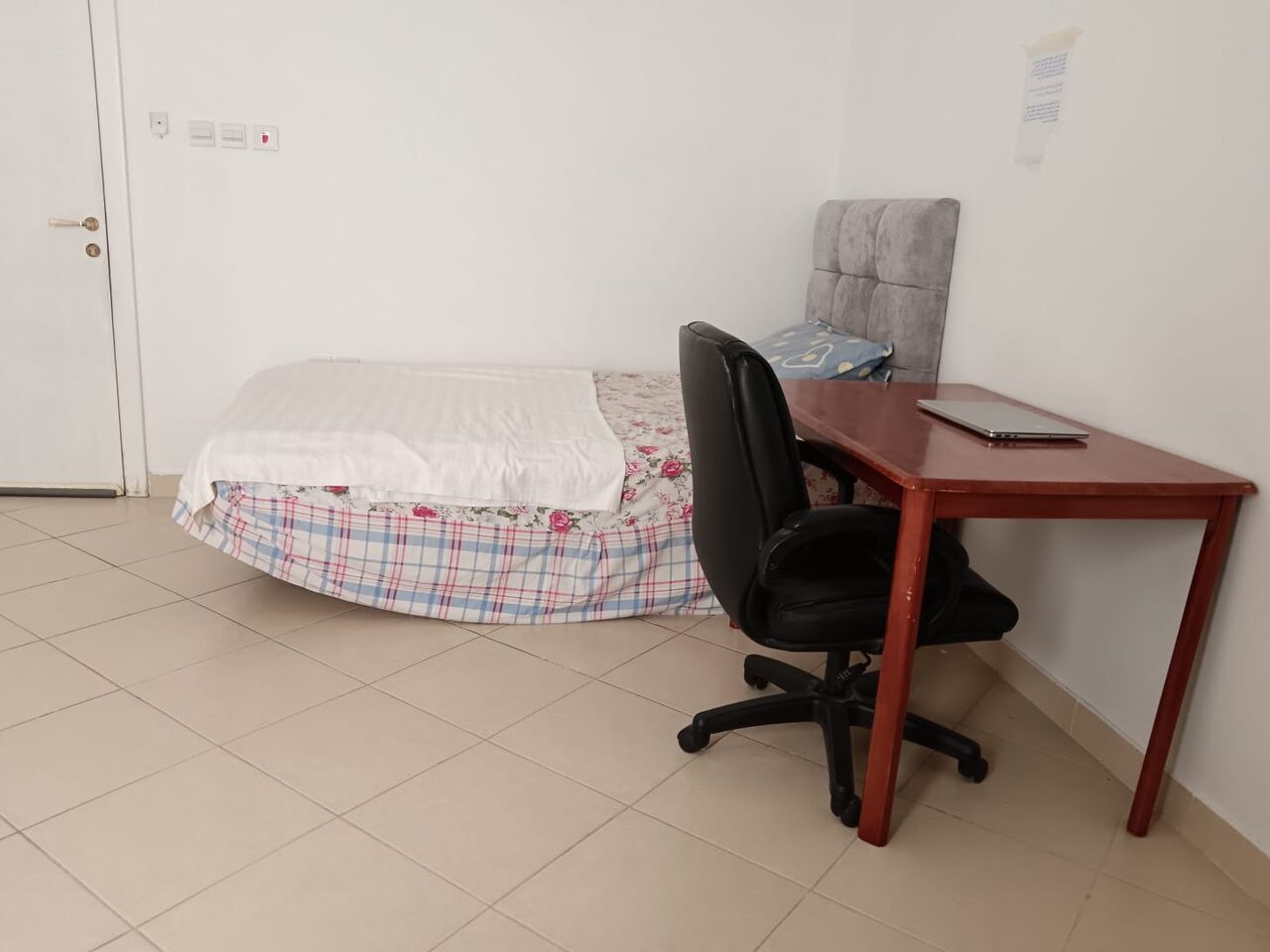 Ad Diriyah, Roommates, SAR 1500/month,  Spacious Semi-Furnished Room Available In 4-Bedroom Apartment