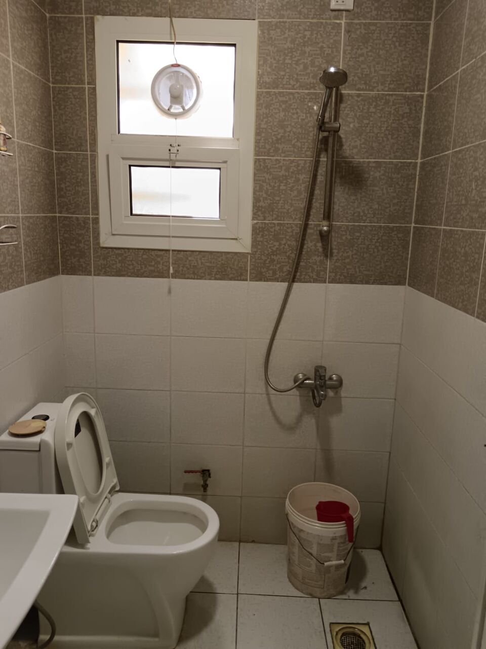 Ad Diriyah, Roommates, SAR 1500/month,  Spacious Semi-Furnished Room Available In 4-Bedroom Apartment