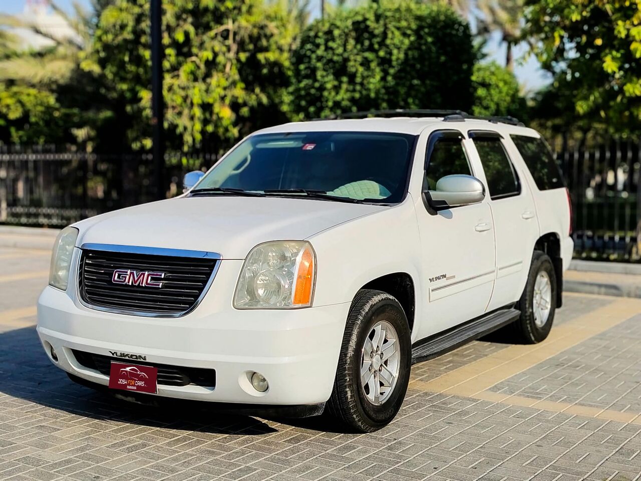 Manama, Vehicles, Cars & Trucks , BHD 5400,  Gmc Yukon,  2013,  Automatic,  172000 KM,   SLE