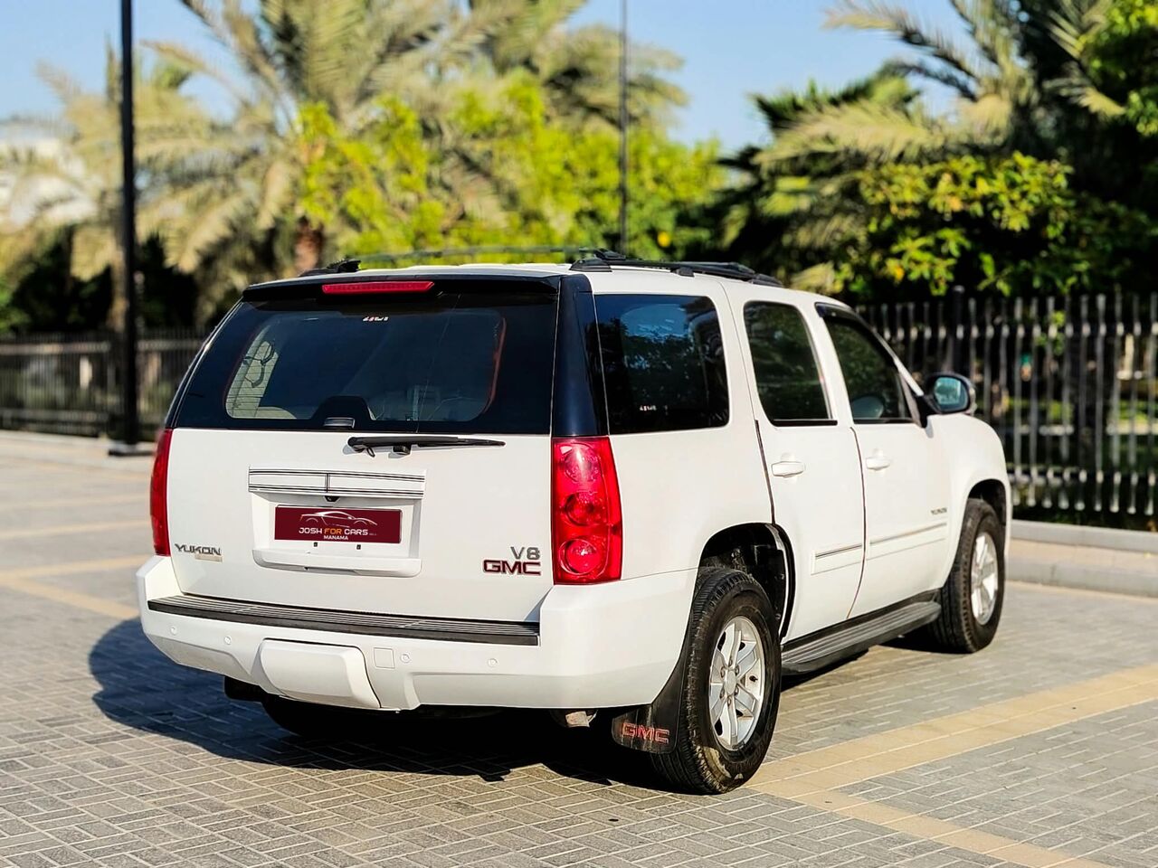 Manama, Vehicles, Cars & Trucks , BHD 5400,  Gmc Yukon,  2013,  Automatic,  172000 KM,   SLE