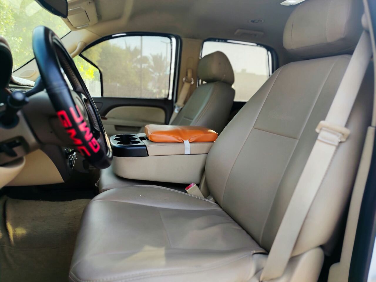 Manama, Vehicles, Cars & Trucks , BHD 5400,  Gmc Yukon,  2013,  Automatic,  172000 KM,   SLE