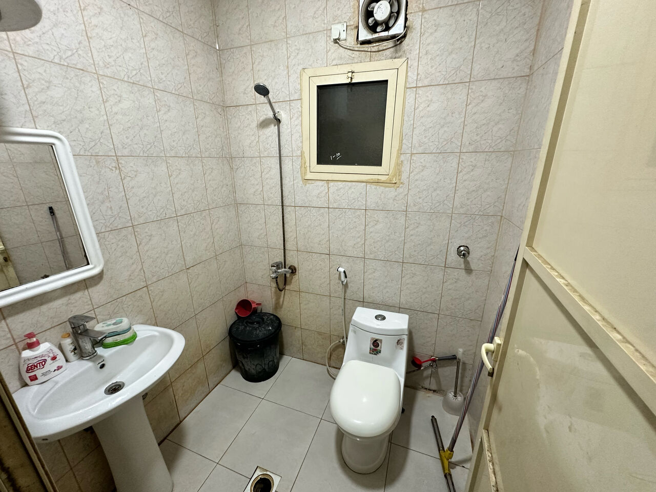 Jubail, Rooms for Rent, 1 Room Available For Rent 3 Months Shola Pump Near Hot And Spicy