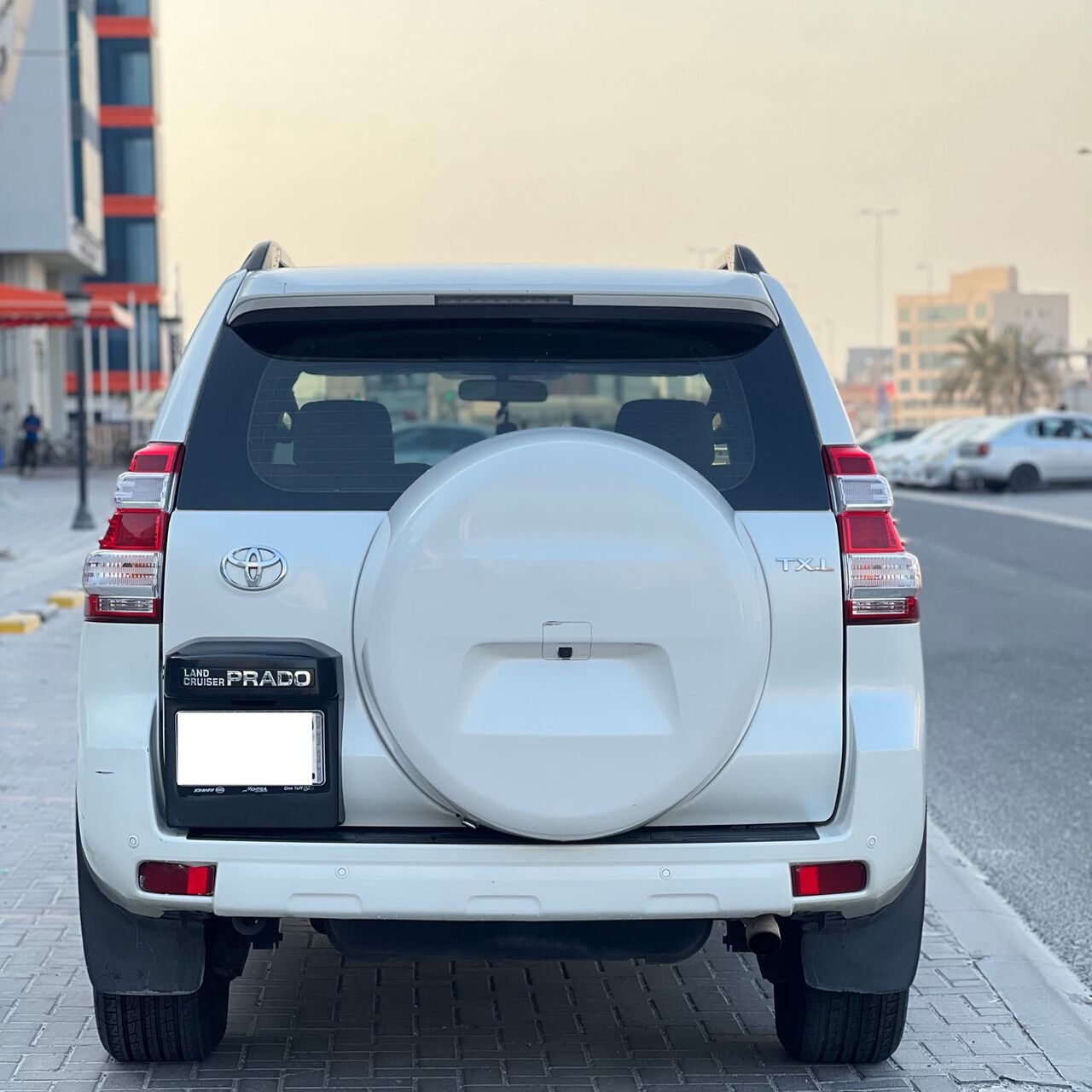 Riffa, Vehicles, Cars & Trucks , BHD 7900,  TOYOTA PRADO TX.L V6 2014 WHITE,  2014,  Automatic,  300000 KM,