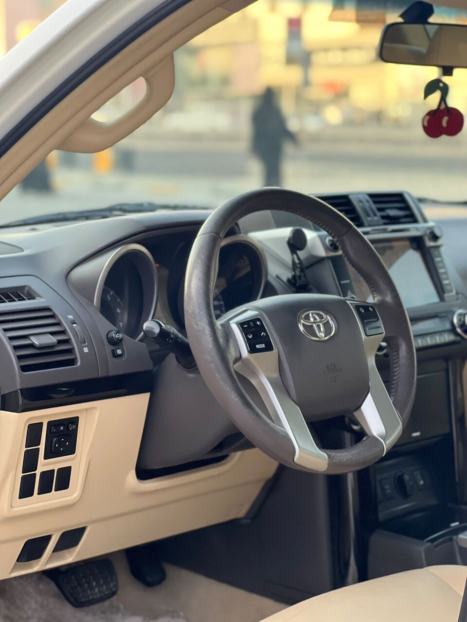 Riffa, Vehicles, Cars & Trucks , BHD 7900,  TOYOTA PRADO TX.L V6 2014 WHITE,  2014,  Automatic,  300000 KM,