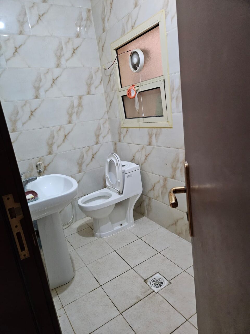 Al Wizarat, Sublets, SAR 1400/month,  1 BR,  1400 PM Furnished Room With Separate Bathroom For Executive Bachelor