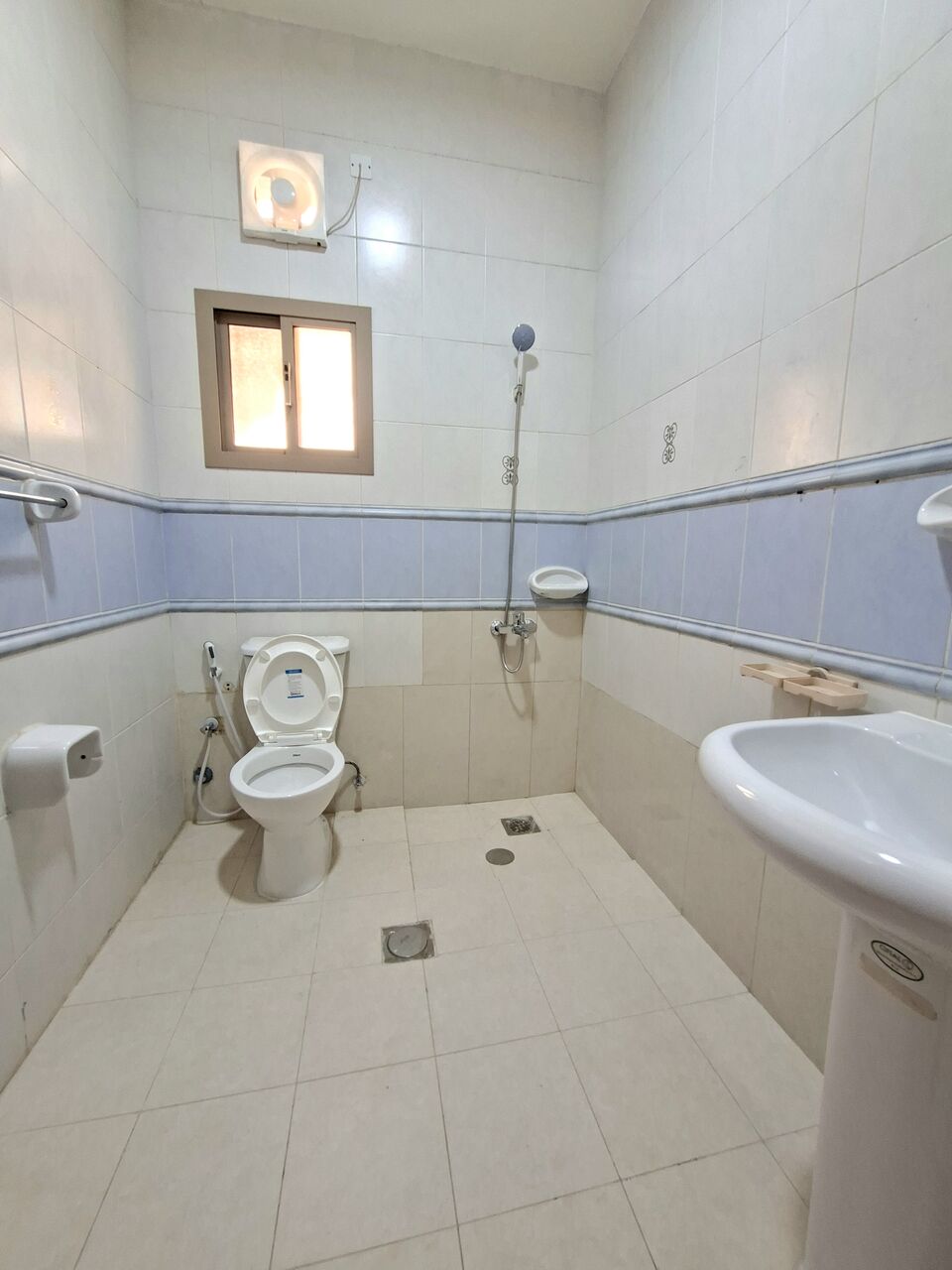 Hoora, Apartments, Flats, Houses & Villas, BHD 275/month,  Furnished,  2 BR,  Fully Furnished Family 2 BHK With Ewa In Gudaibiya,WiFi,Neat & Clean Flat @ 35547951