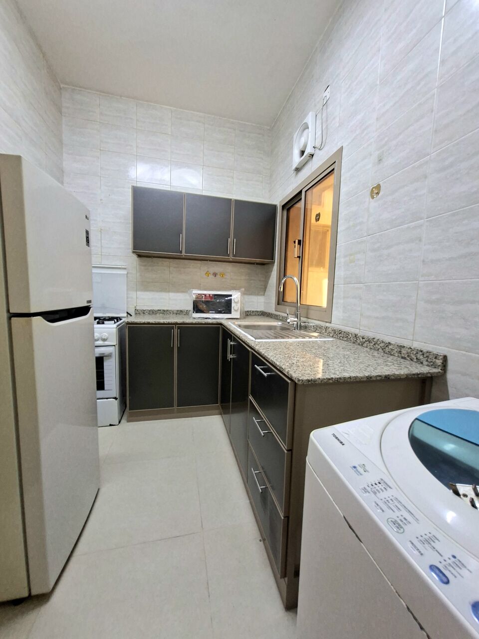 Hoora, Apartments, Flats, Houses & Villas, BHD 275/month,  Furnished,  2 BR,  Fully Furnished Family 2 BHK With Ewa In Gudaibiya,WiFi,Neat & Clean Flat @ 35547951