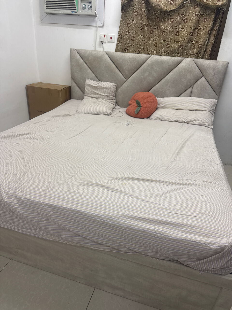 Khobar, Furniture, SAR 300,  King-size Bed With Mattress Argent Sale