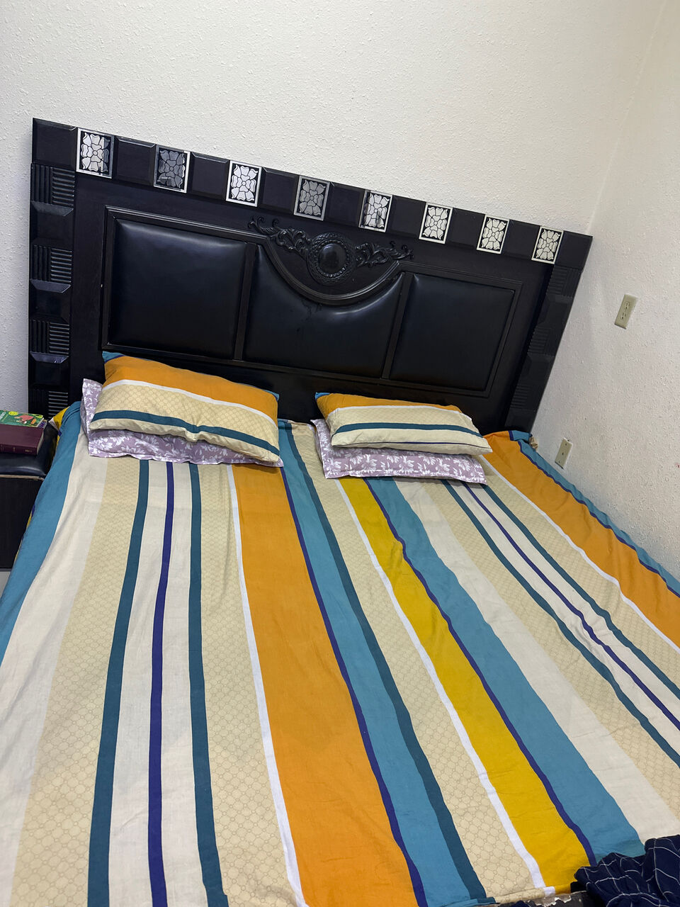 Al Khobar Al Shamalia, Furniture, SAR 600,  Bed Set With 6 Door Wardrobe And Dressing Table