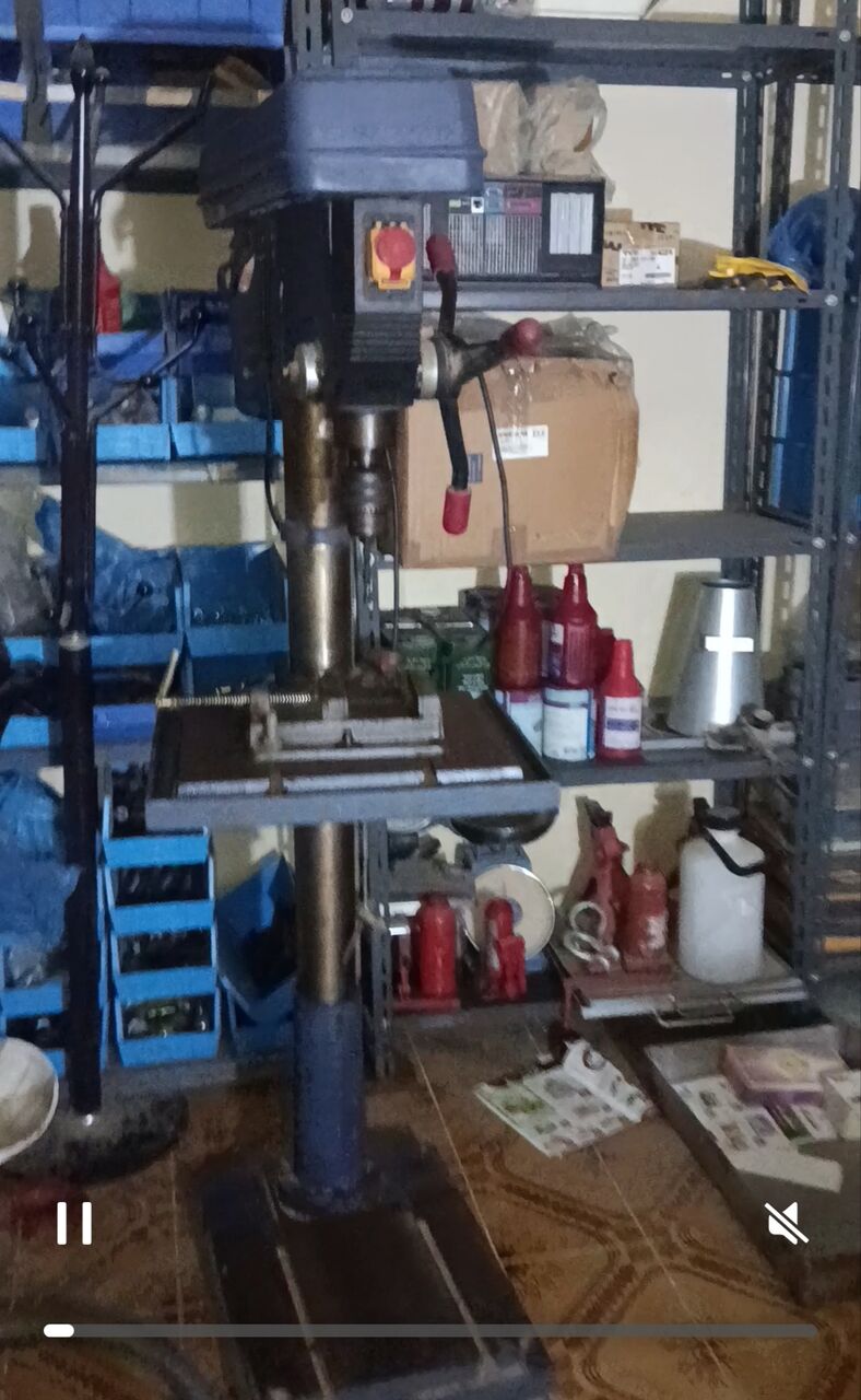 Jeddah, Industrial Machinery, SAR 1,  Drill Press 32 Mm , Oxygen And Acetylene Cylinders And 3 Ton Jack For Sale