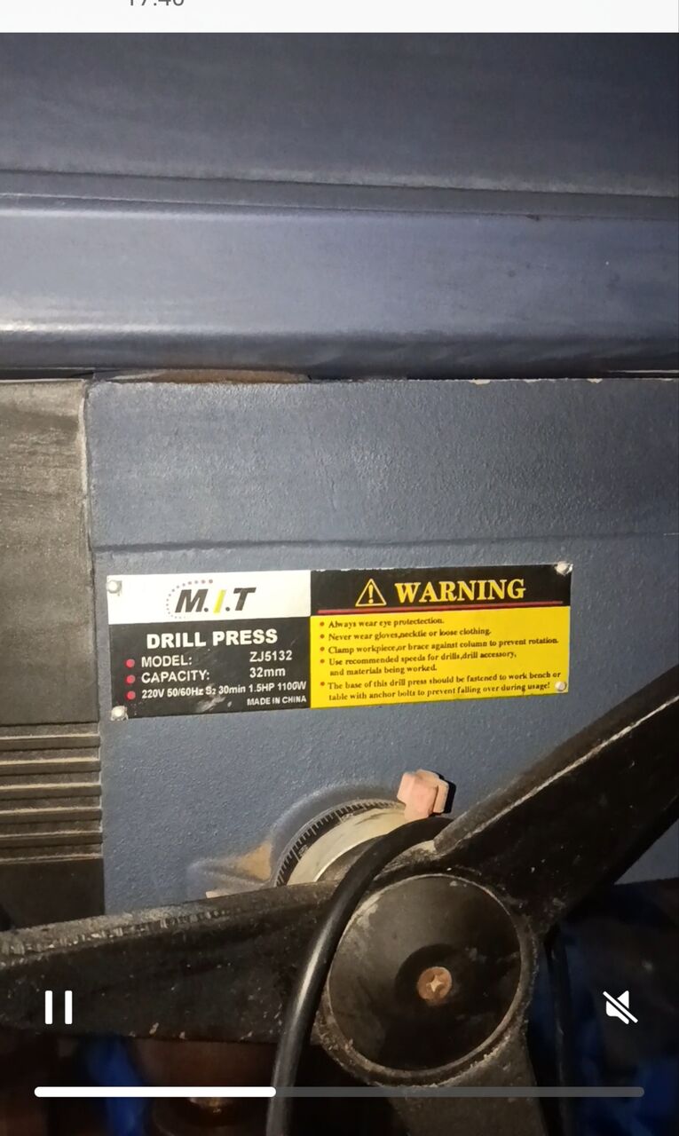 Jeddah, Industrial Machinery, SAR 1,  Drill Press 32 Mm , Oxygen And Acetylene Cylinders And 3 Ton Jack For Sale