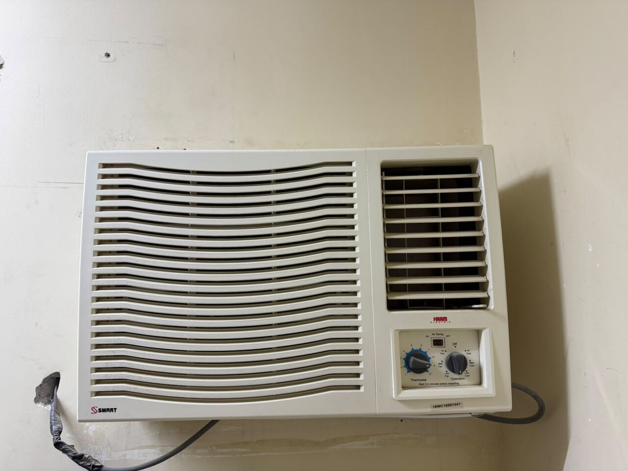 Riyadh, Air Conditioners, SAR 450,  Window AC Good Condition 10 By 10