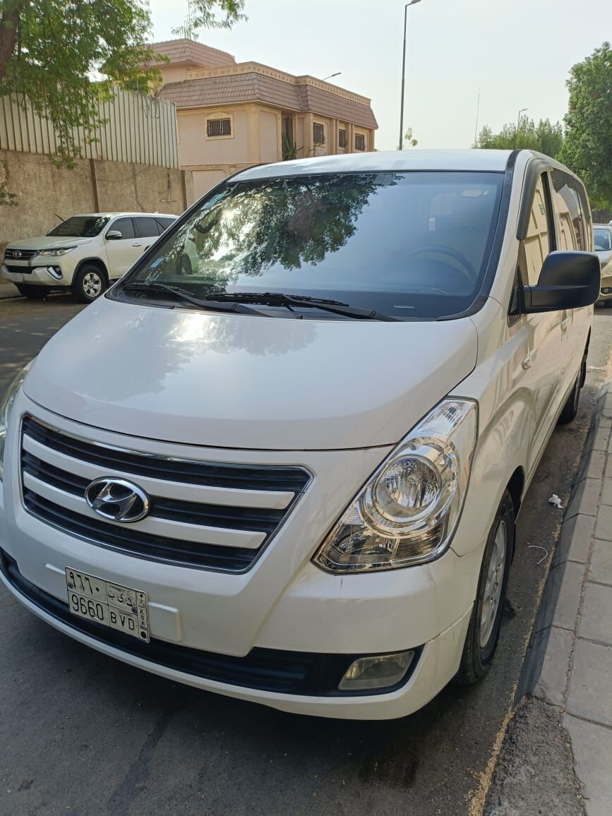 Riyadh, Vehicles, Cars & Trucks , SAR 47000,  Hyundai H1,  2017,  Automatic,  355000 KM,  Hyundai Starex Diesel  For Sale