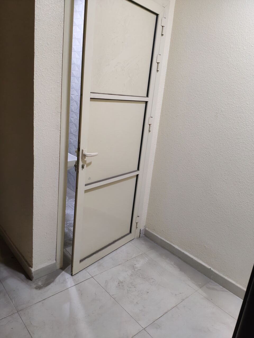Jubail, Rooms for Rent, SAR 1000/year,  Room Available For Rent Near Asahra Mashoor New Building, Attached Washroom