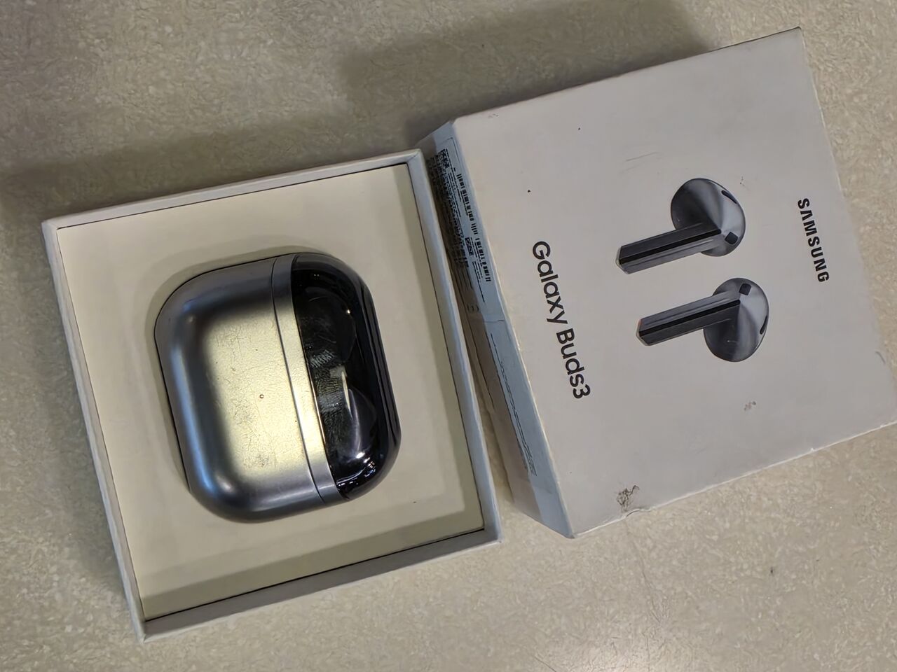 As Saffaniyah, Mobile Phones, SAR 350,  Samsung Buds 3