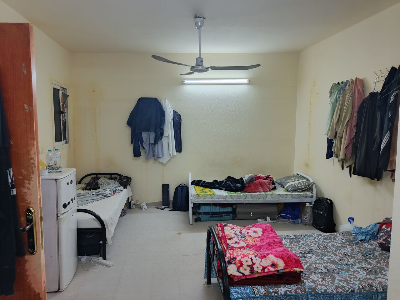 Al Batha, Bedspace For Rent, SAR 420/month,  &lrm;One Bed Space For Pakistani/Indian (Hindi/urdu) Speaking Non Smoker Person On Monthly Ren