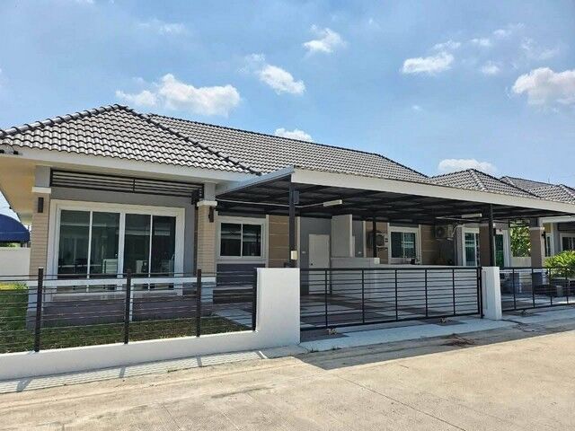 Bangkok, Real Estate For Sale, THB 2,  2 BR,  106 Sq. Feet,  ขายบ้านพนัสนิคมชลบุรี  2 แปลงสุดท้า