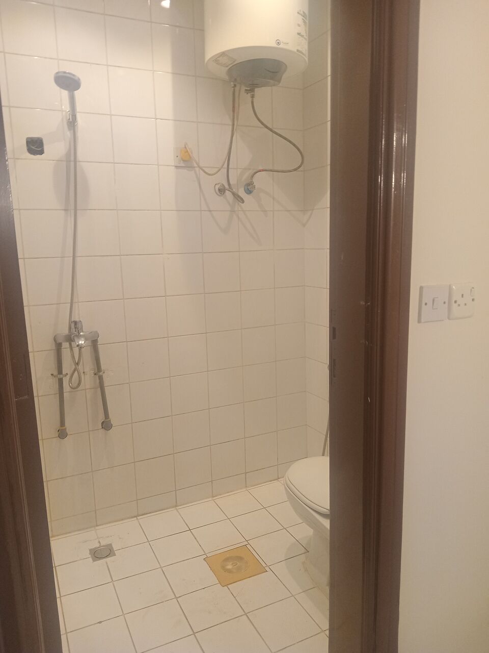 Riyadh, Rooms for Rent, SAR 1300/month,  Very Big Studio Room, With AC, Small Fridge, 2 Single Mattress, Separate Full Washroom REN