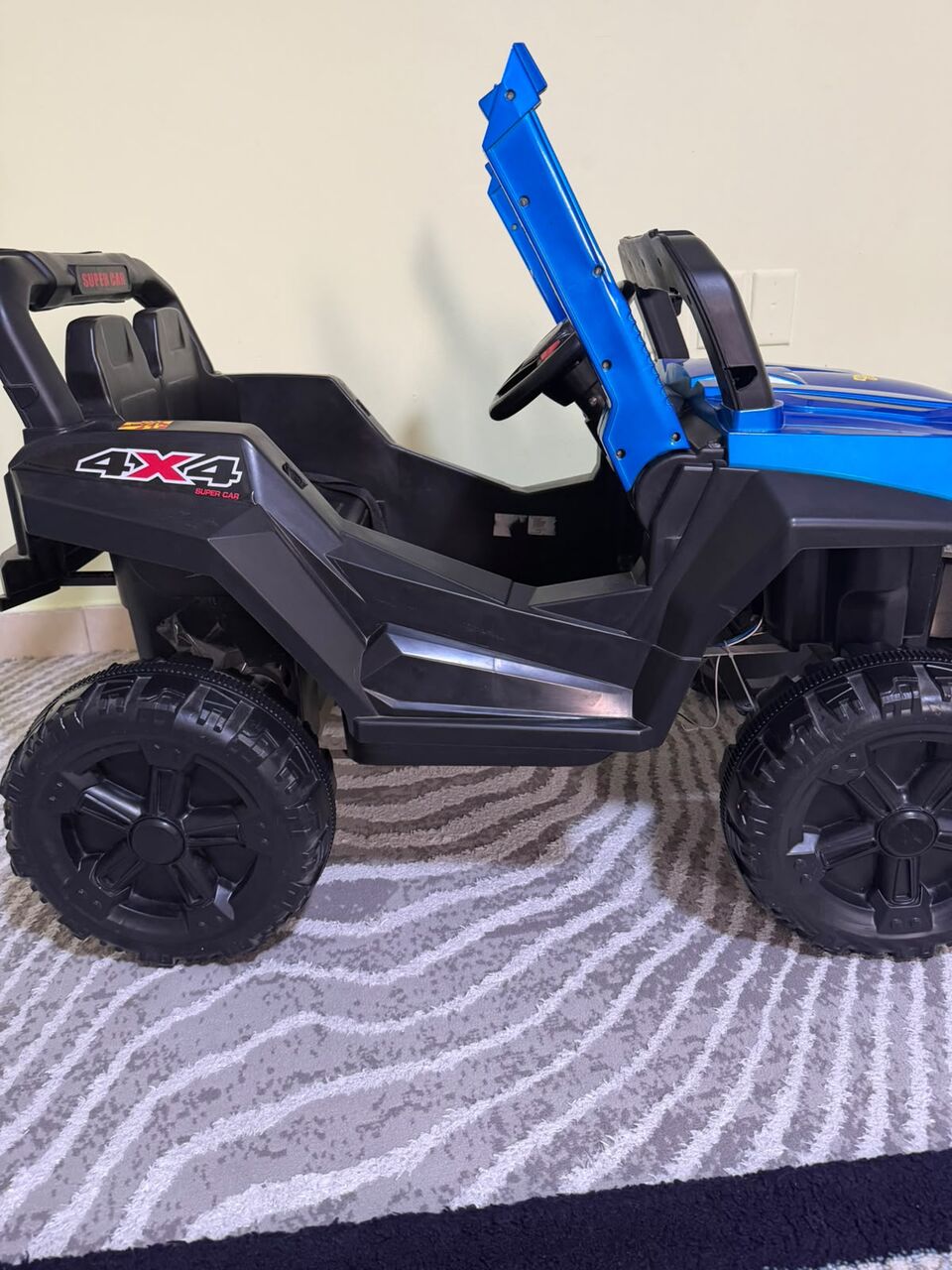 Khobar, Baby & Kid Stuff, SAR 330,  KIDS CAR JEEP FOR SALE