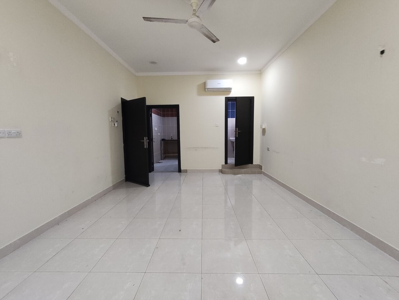 East Riffa, Apartments, Flats, Houses & Villas, BHD 140/year,  1 BR,  East Riffa:- Studio Flat On Rent With Unlimited Ewa..