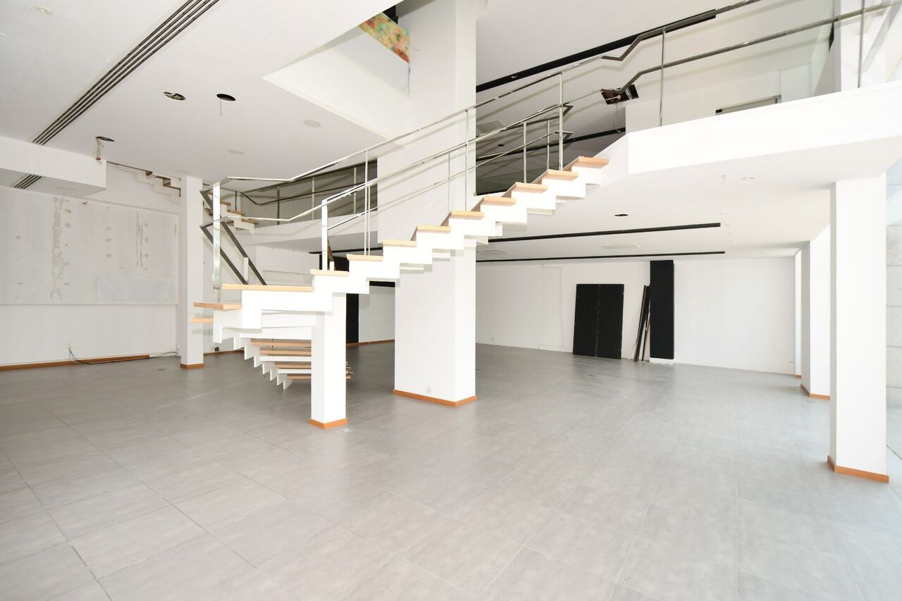 Sanabis, Shops, BHD 1700,  365 Sq. Meter,  Showroom Available For Rent Sanabis/Seef