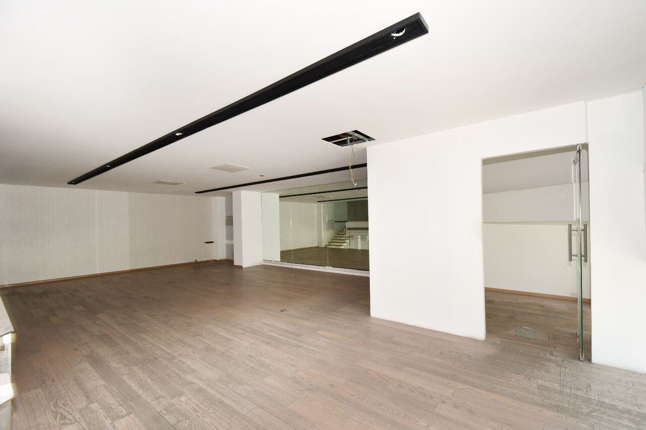 Sanabis, Shops, BHD 1700,  365 Sq. Meter,  Showroom Available For Rent Sanabis/Seef