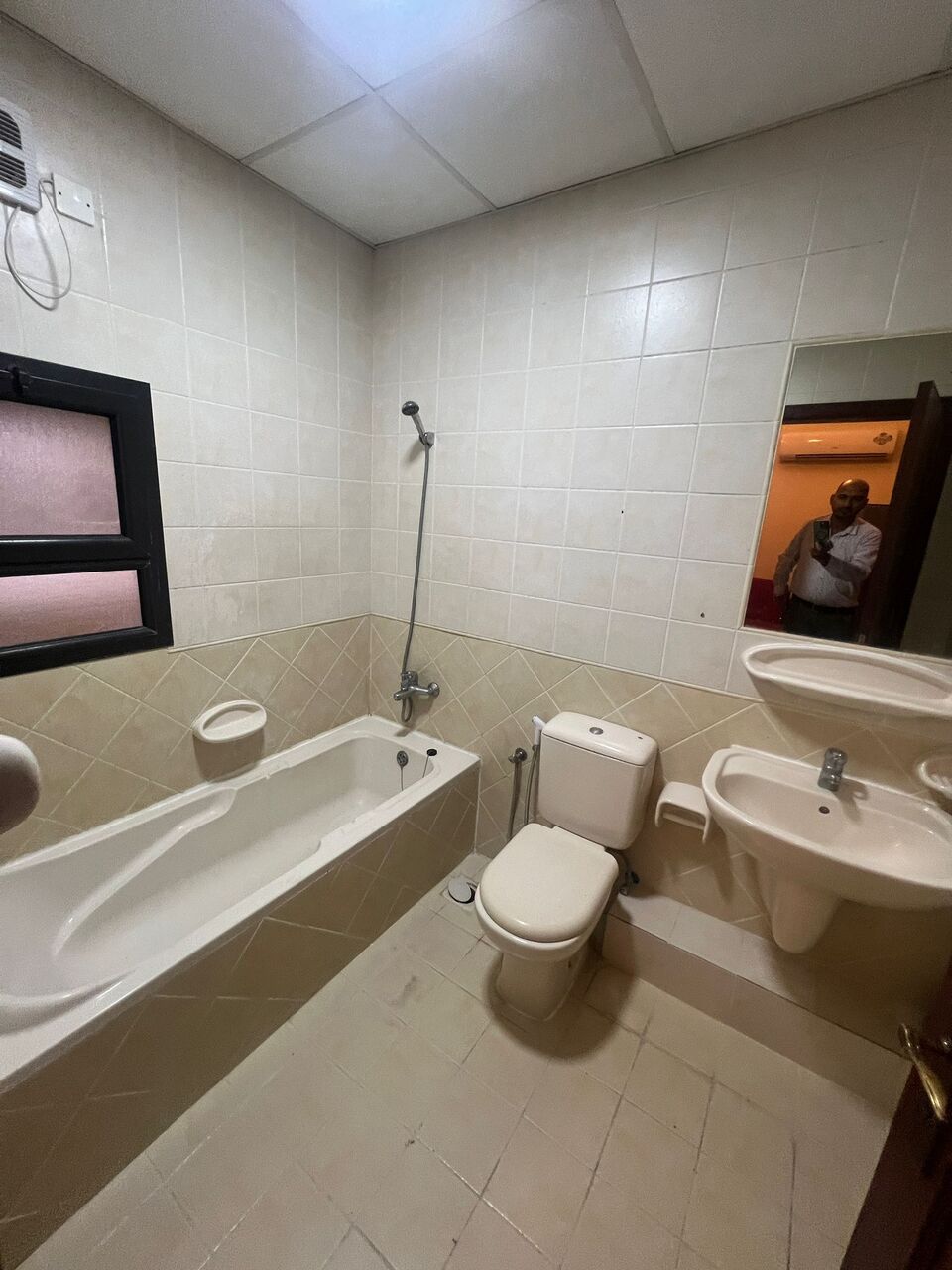 Busaiteen, Apartments, Flats, Houses & Villas, BHD 200/month,  Furnished,  Studio,  Budget Studio For Rent In Busaiteen &ndash; EWA Inclusive