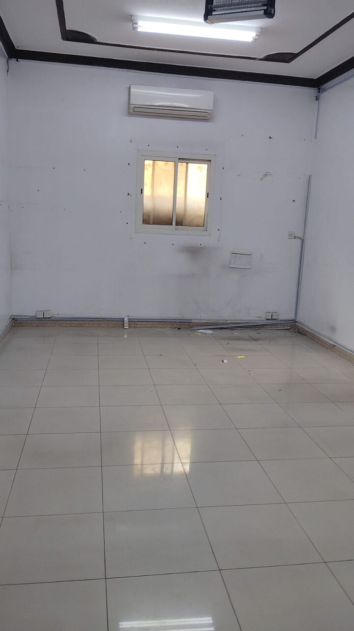 Riyadh, Apartments, Flats, Houses & Villas, 3 BR,  Spacious 3-Room Setup: Perfect For Office Or Resident