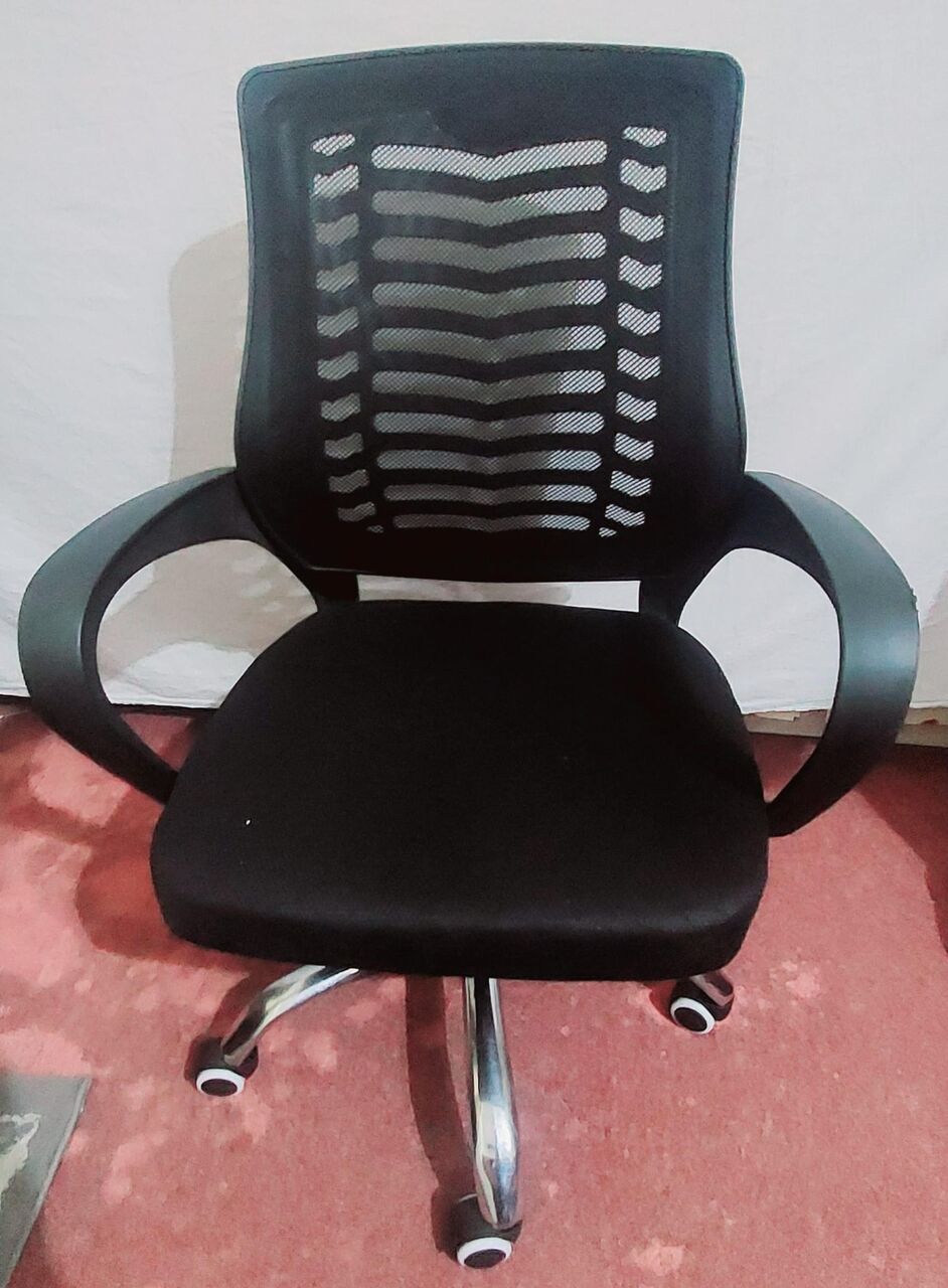 Muharraq, Furniture, BHD 9,  Beautiful Moveable Chair For Sale