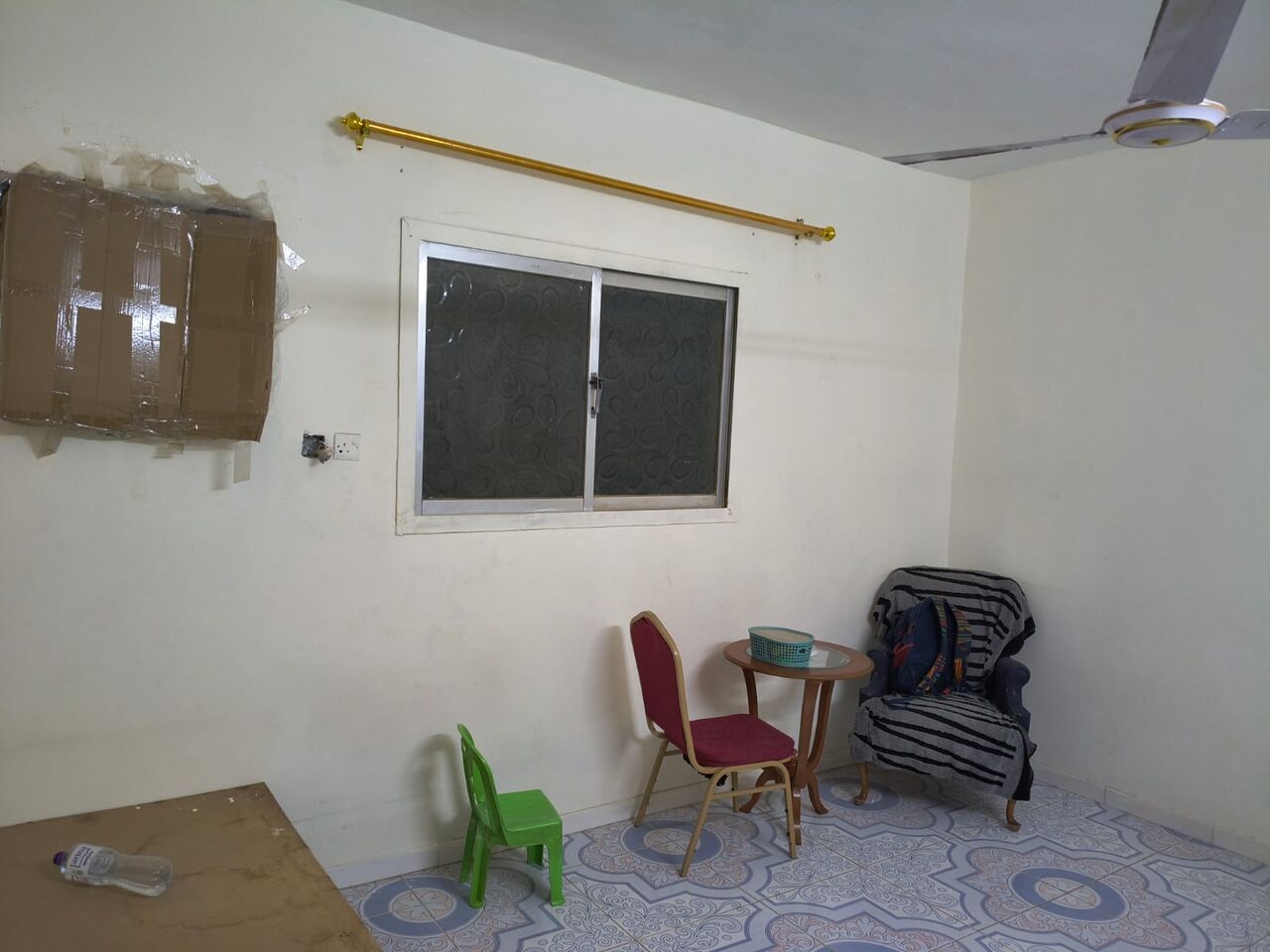 Riyadh, Rooms for Rent, SAR 1100/month,  Big Neat And Clean Room Available For Single Executive Bachelor In A Family Flat.